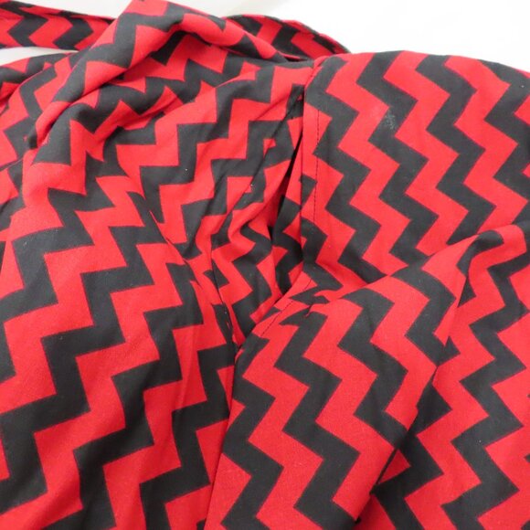 Gorgeous Red and Black Mexican Dancer Circle Flare Skirt - Picture 12 of 12